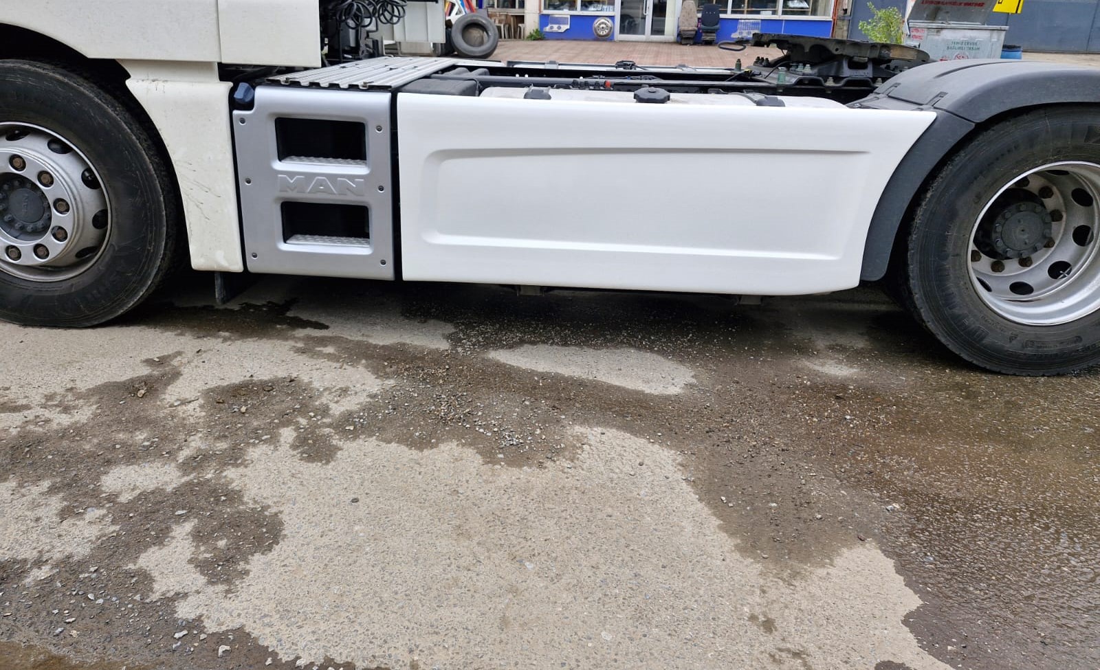 DEPO YANLIKLAR MAN EURO 6 ÖN KAPAK DAHIL